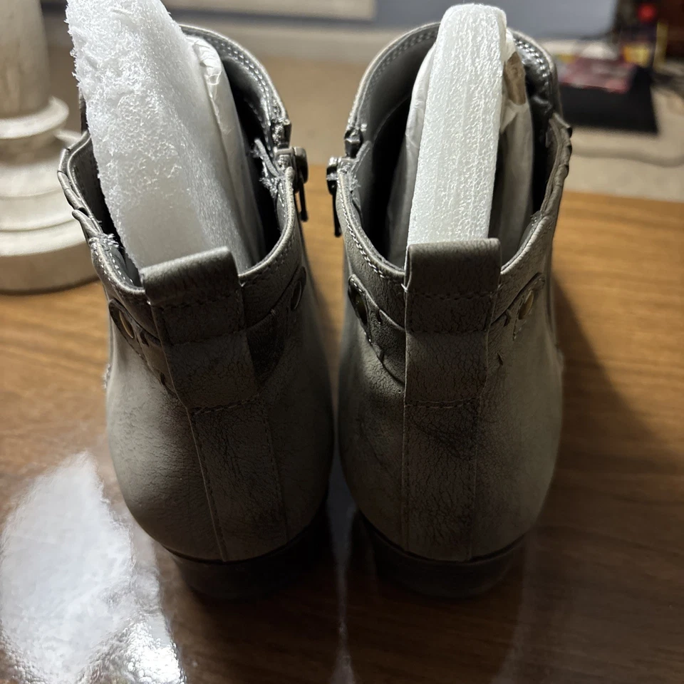 Kim Rogers Western Botines Tacón Bajo Cremallera Lateral Taupe 8.5M Foto 2 de 4