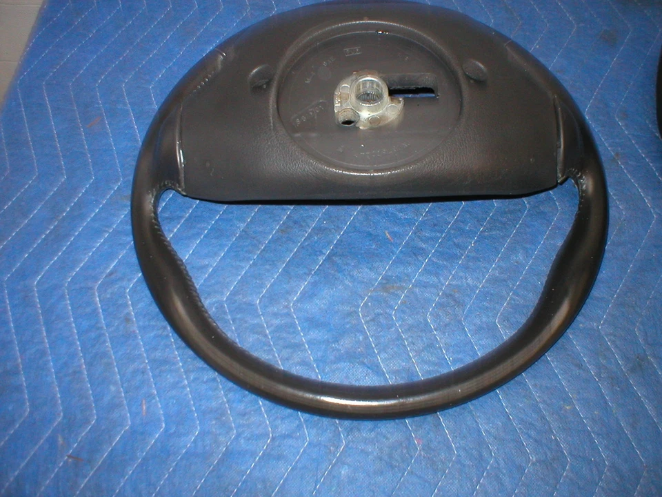 99 01 02 Firebird TA 1998 volante cuero negro + radio controles Foto 3 de 4