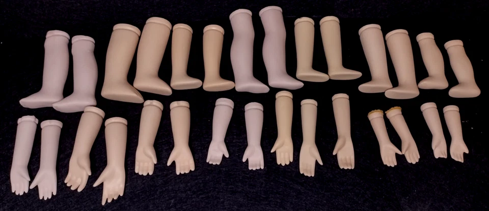 Lote de Brazos y Piernas Muñeca Porcelana Vintage Surtidos para Piezas y Reparaciones 29 Piezas. Foto 2 de 2