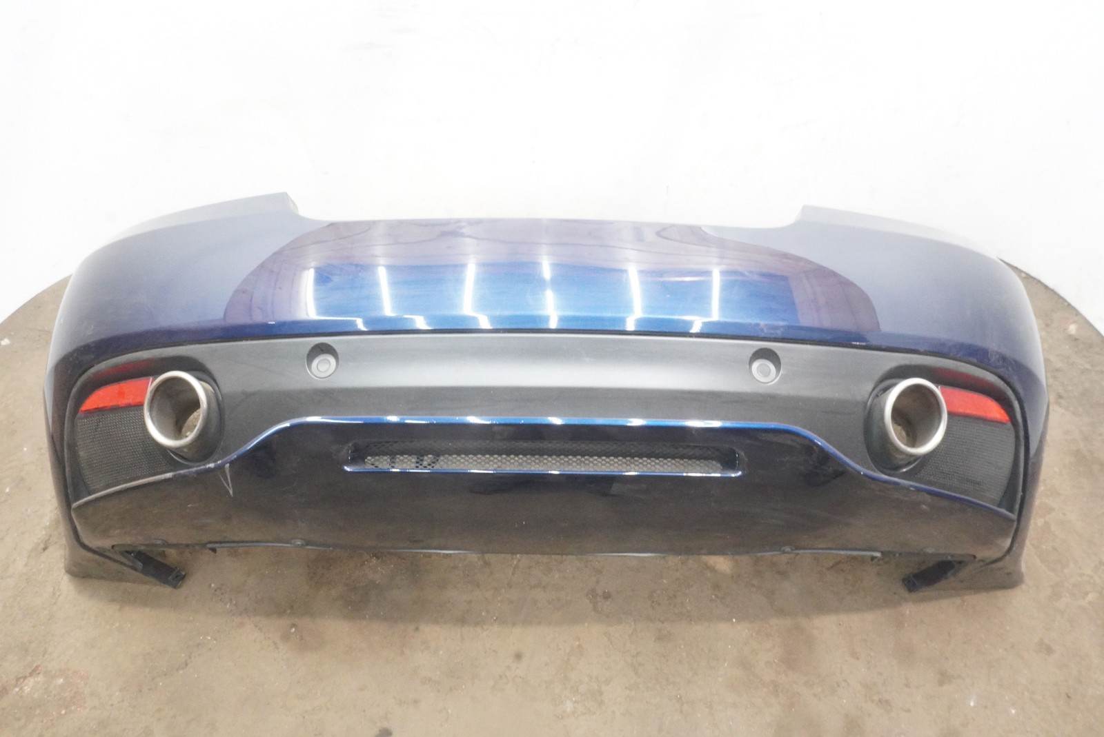 Rear Park Assist Bumper Cover Assembly 8D33-17K835-DL Aston Martin DB9 2013-17