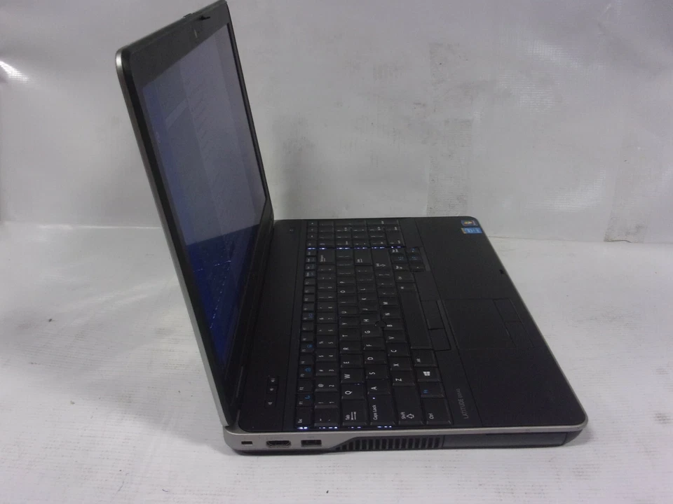 Laptop Dell Latitude E6540 15.6" Intel i7-4610M 8GB RAM 256GB SSD Win 10 Foto 3 de 4