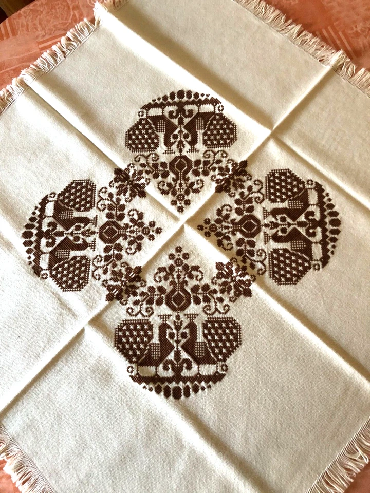 Tischdecke Handarbeit, beige, braun Perlgarn, 78 cm + 2 cm, Auszählmuster
