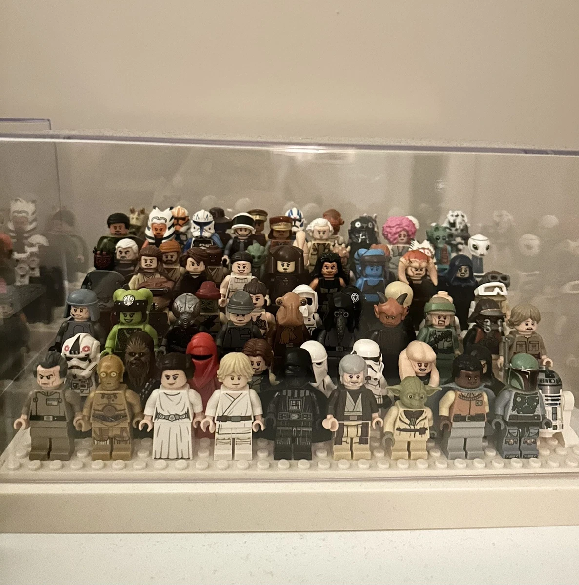 Lego Minifigures 10 x Random Lego Mini figures Accessories Star Wars etc  Bundle