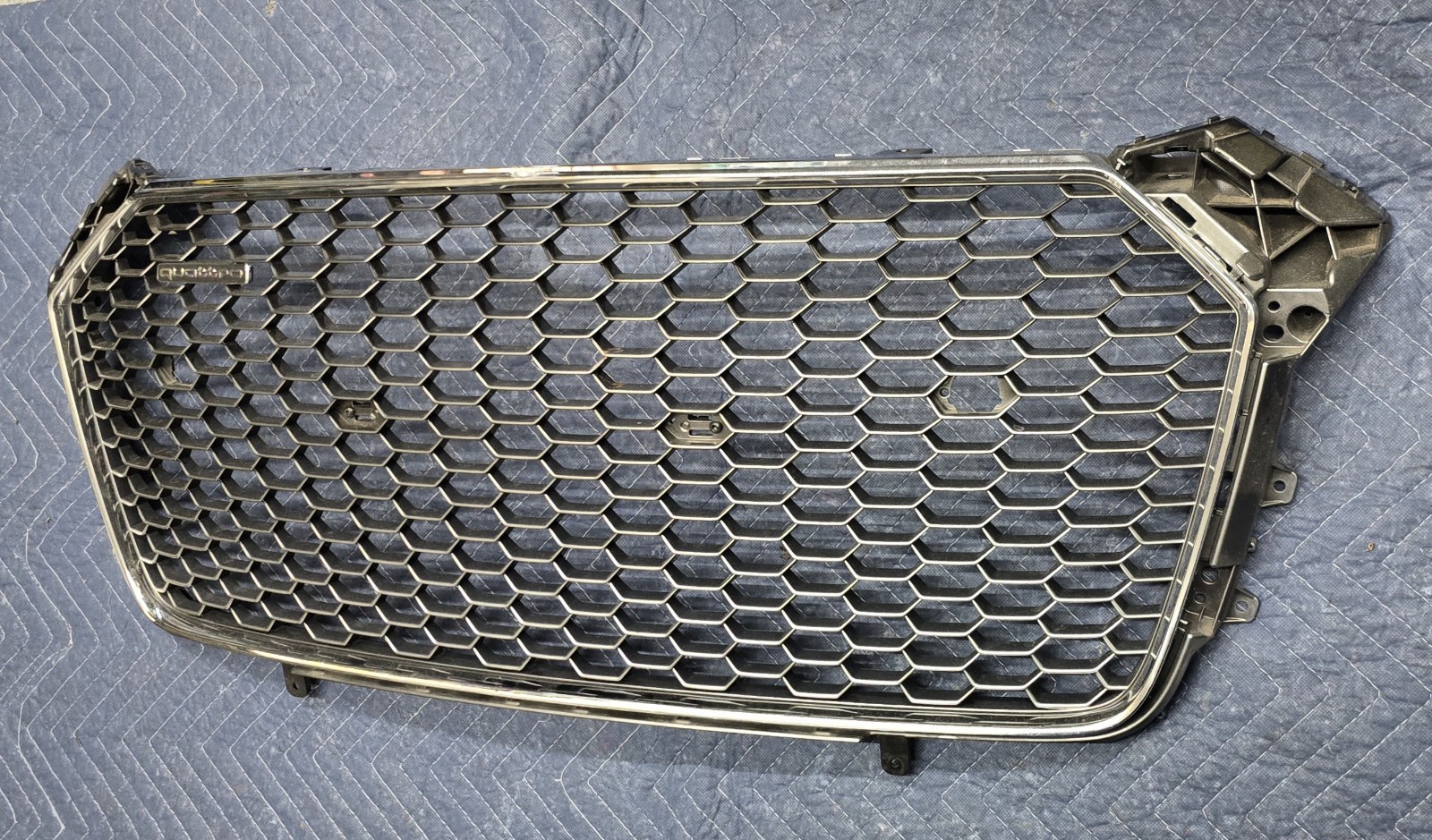 Audi R8 2016-2019 Front Bumper grille Gunmetal P/N 4S0853653D