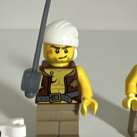 LEGO Pirates III Minifigure - Pirate Vest, Anchor Tatoo (pi158) 70409 Skull Flag
