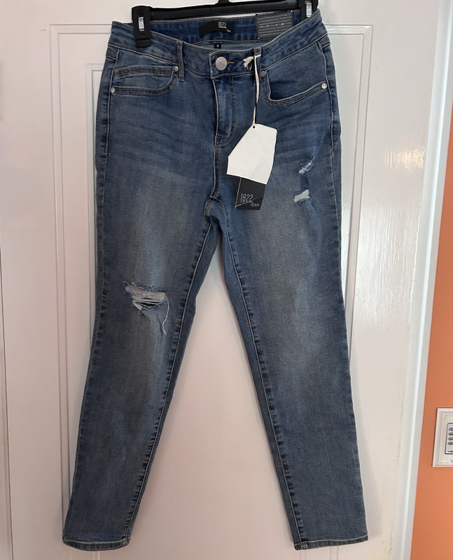 NWT Denim Women's Distressed Skinny Blue Denim Jeans Button Zip 5-Pocket 8