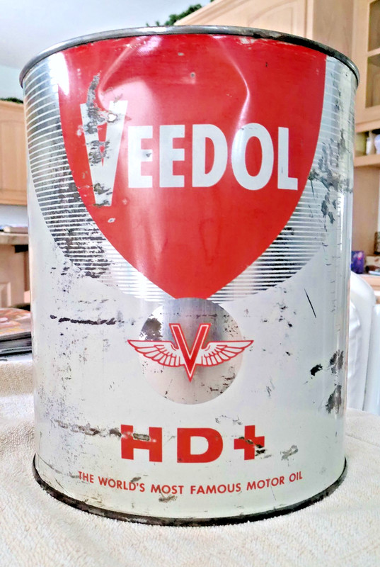 VEEDOL***FLYING V***  Vintage  1 GAL SOLDER SEAM EMPTY Oil Can, TIDEWATER OIL  