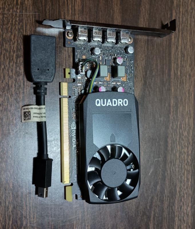Nvidia Quadro P620 4GB GDDR5 PCIe x16 - 4x mini DP - (1x) mini DP to DP adapter
