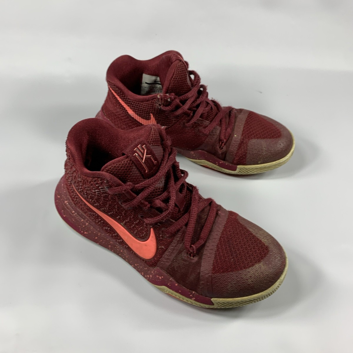 NIKE KYRIE SIZE US Kids Shoes 869985-681
