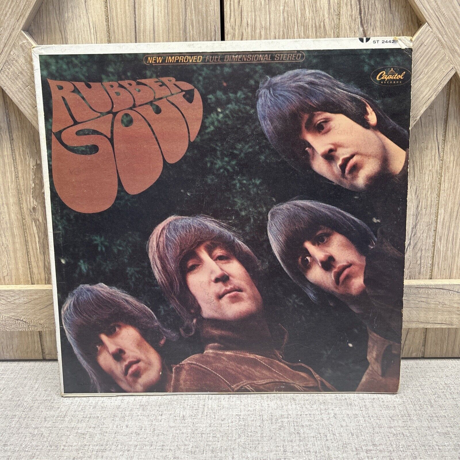 Original VG++ 1966  Beatles Rubber Soul on The Original Capitol Rainbow Label