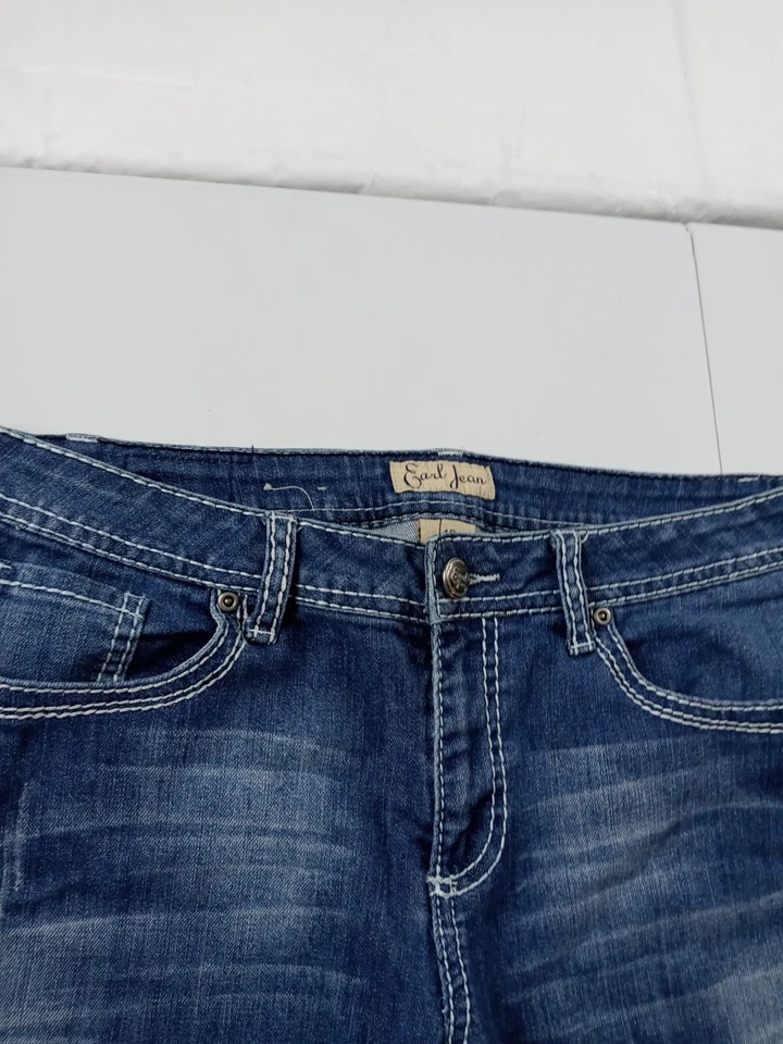 Earl Jean Shorts Women Size 10 Blue Denim Roll Cuff Embroidered Flap Pocket - Image 3 of 4