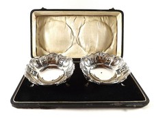 PAIR OF ANTIQUE SMALL SILVER BOWLS HALLMARKED BIRMINGHAM 1926 REF 12/1