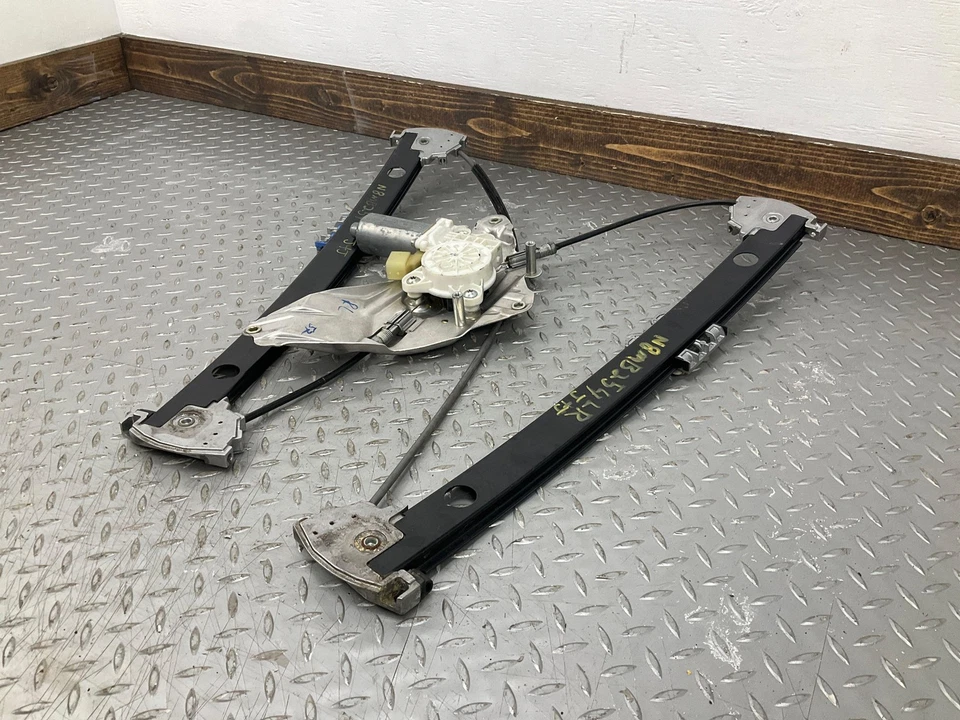 2008 Maybach 57 W240 后左 LH 窗调节器 (A2407300146) 已测试 — 第 3/4 张图片