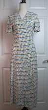 VTG David Dart Wrap Dress Geo Floral Print Short Sleeve Tie Waist Midi Length PS