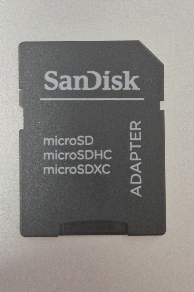 Adattatore microSD microSDHC microSDXC SanDisk  originale mai utilizzato - Immagine 2 di 3