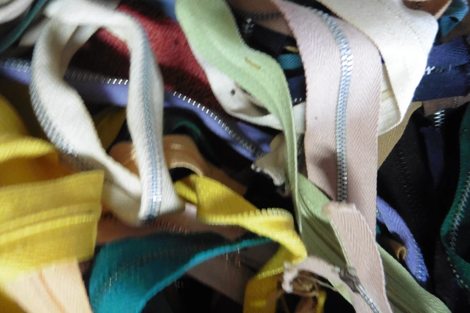 Seamstress HUGE Pieces Mixed Color new and used Lot Vintage ZIPPERS Metal 3”-24” - Image 3 of 4