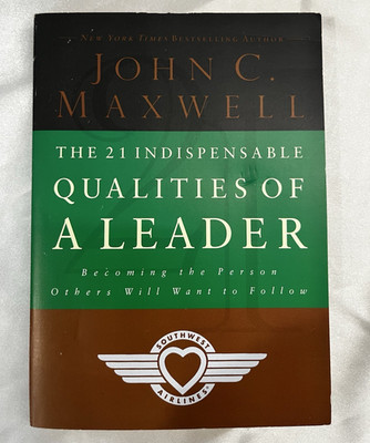 The 21 Indispensable Qualities of a Leader Paperback John C. Maxwell English SWA