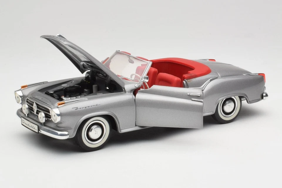 08411 Borgward Isabella Cabriolet Silver Revell 1/18 - Image 2 of 4