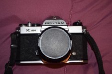 Pentax K1000 35mm SLR Film Camera with multiple lenses, flash, full kit 