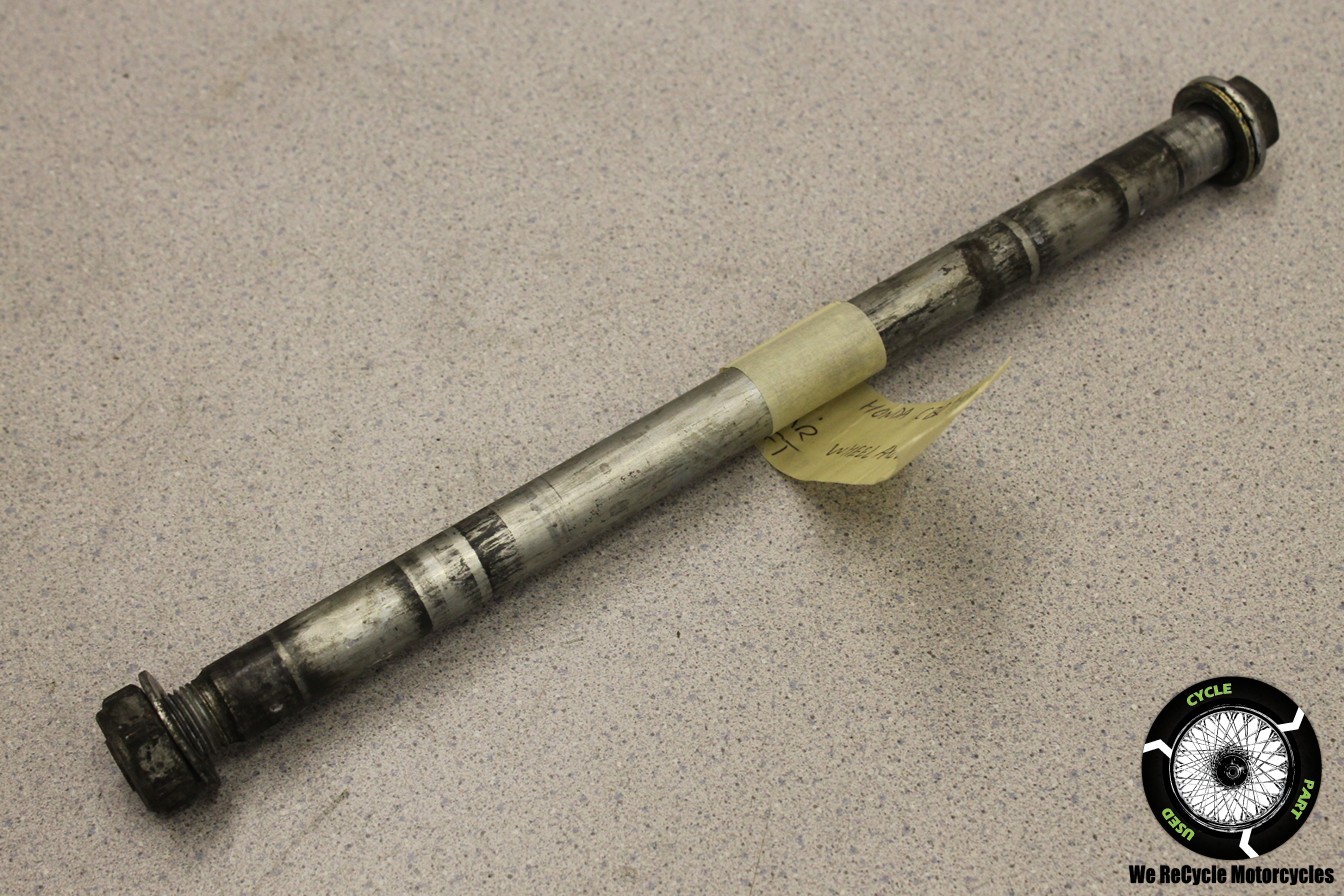 2002 HONDA CBR 1100 XX BLACKBIRD REAR WHEEL AXLE BOLT SHAFT CBR1100