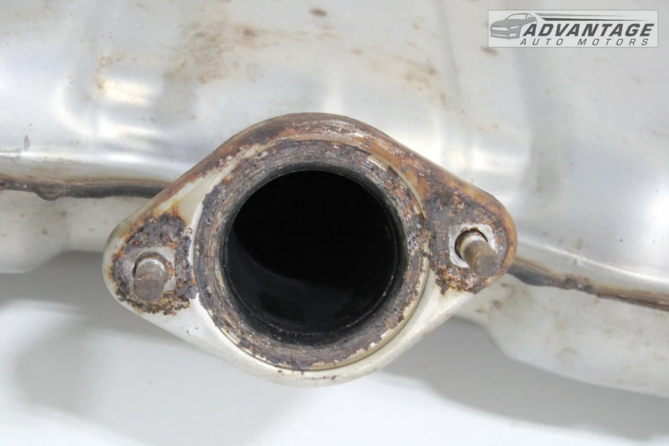 Silenciador de tubo de escape trasero Mazda 3 hatchback 2014-2018 2,5 L con puntas de tubo de escape OEM Foto 4 de 4