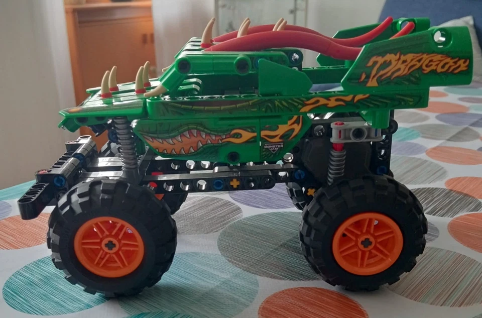LEGO Technic 42149 Monster Jam Dragon, foto 3 di 5