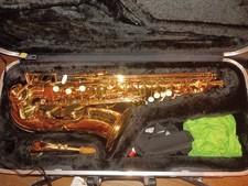 Alto Saxophone Brass Gold Lacquered with Case Mouthpiece Cleaning Cloth