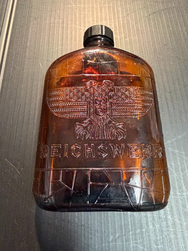 OLD 1930'S REICHSWEHR AMBER GLASS FLASK BOTTLE ORIGINAL BAKELITE CAP PRISTINE