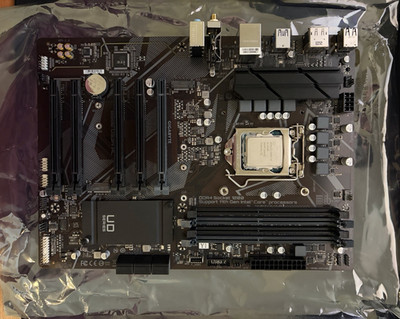 Gigabyte B560 ds3h AC with Intel i5-11400. Heat sink and fan included