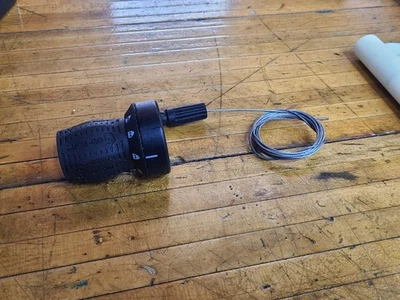 SRAM MRX200 Bike Bicycle Twist Grip Gear 3 Speed Shifter Left - Image 1 of 4