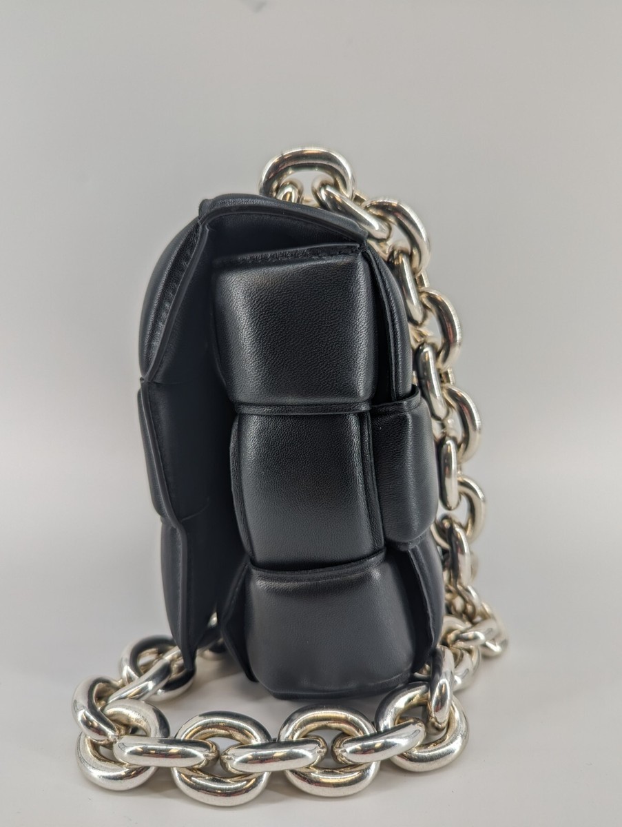 【BOTTEGA VENETA】Padded Leather Chain Cassette Bag Fondente Authentic Bottega Veneta Chain Cassette Padded Black Leather