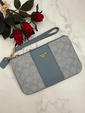 BN Coach Leather  Wristlet  zip top  5476 Marble Blue Azure signature