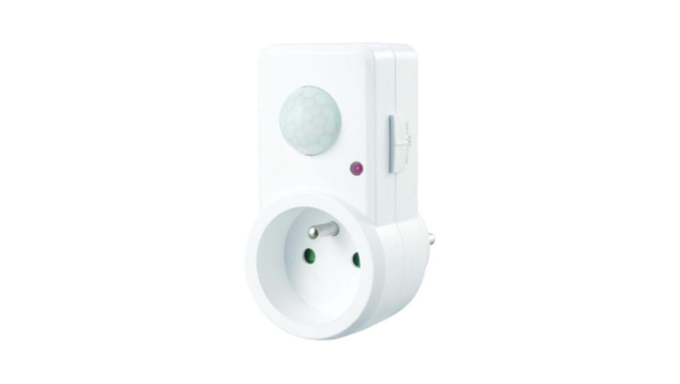 PIR Motion Detector Plug 120pcs 300W 9m Range White EC20343