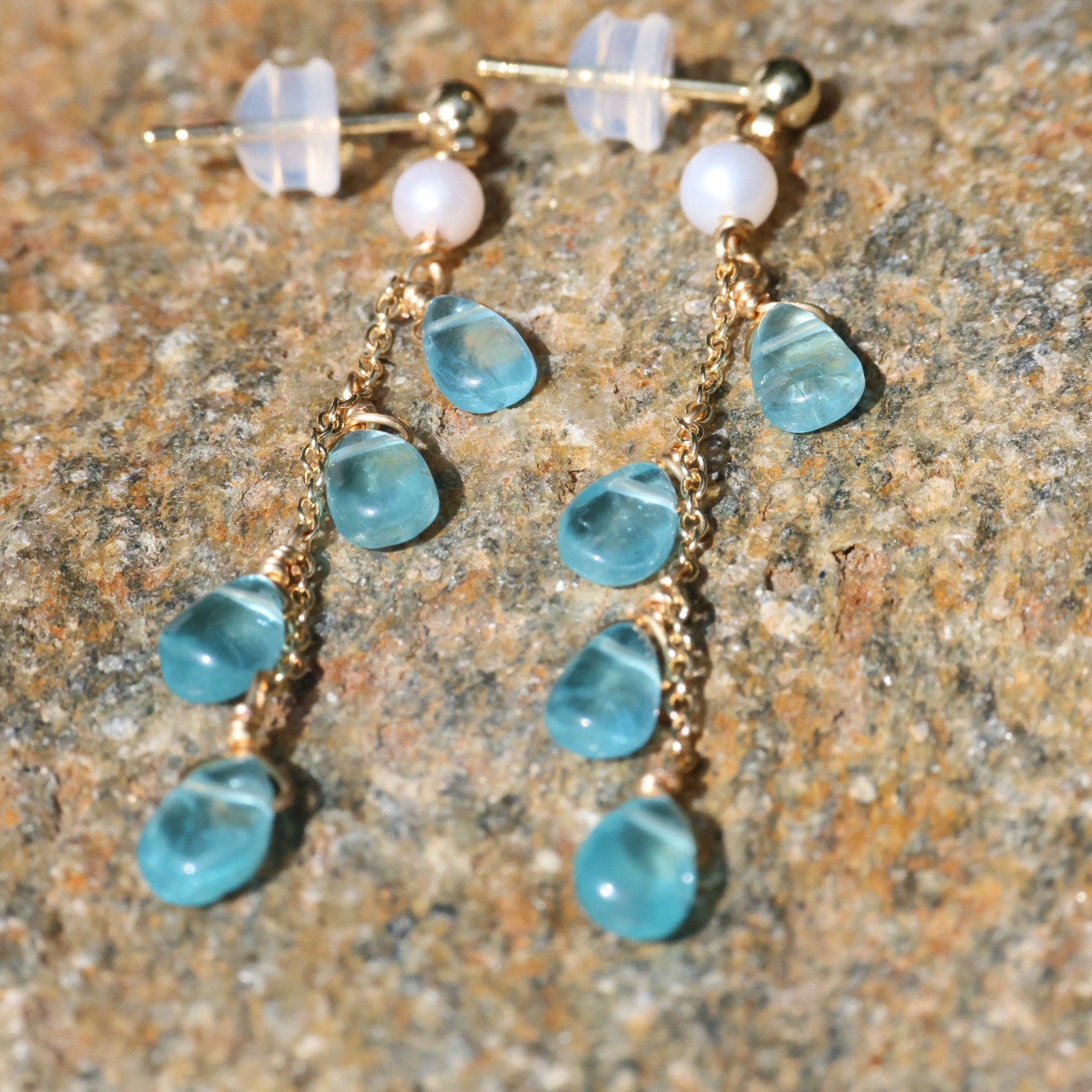 Boucles d'oreilles perles de culture et apatite bleue argent 2324 le cadeau idéal