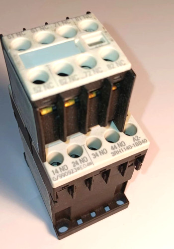 Siemens 3RH1140-1BB40 24V Contractor, W/ Aux Contactor , 24V DC Coil