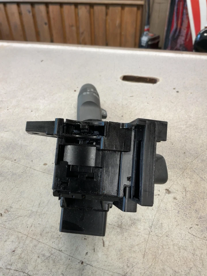 INTERRUPTOR LIMPIAPARABRISAS SEÑAL DE GIRO GMC SIERRA 1500 14 15 16 17 18 19 Foto 4 de 4