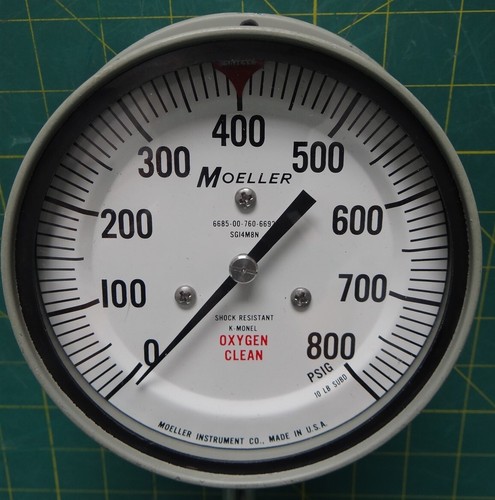 Moeller 4 1/2" Pressure Gauge 800 PSIG 6685-00-760-6692 - Picture 2 of 11