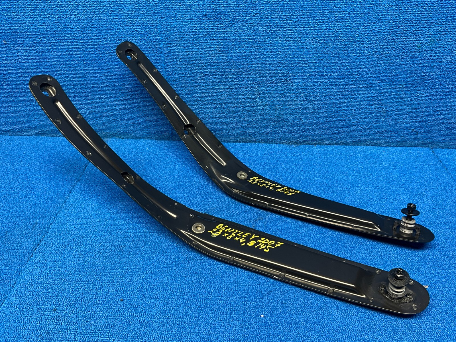 2006 - 2012 BENTLEY GT GTC FRONT HOOD GRILL LEFT & RIGHT BRACKET SUPPORT SET OEM
