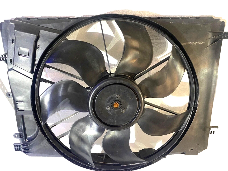 Mercedes Benz E350 2014 motor radiador ventilador de refrigeración conjunto motor fabricante de equipos originales Foto 3 de 4