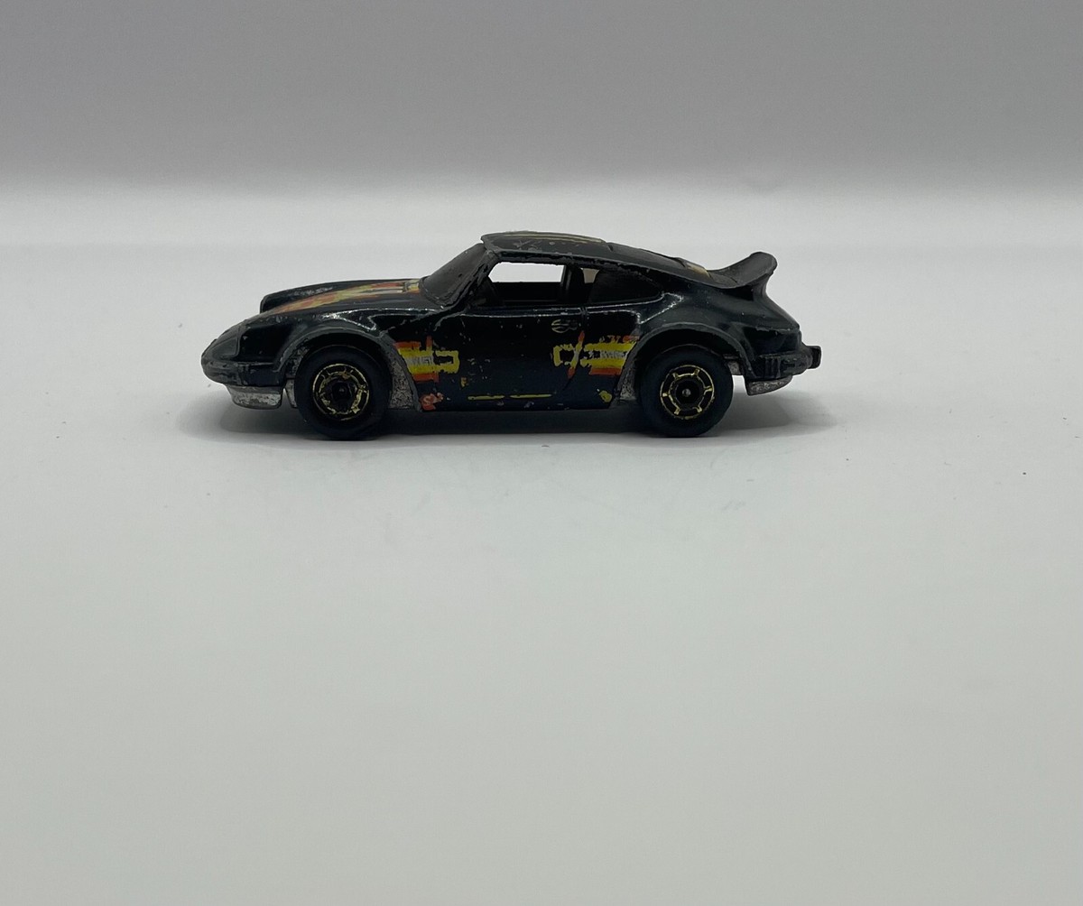 HOT WHEELS   ポルシェ911 IN HAND* 2023 Hot Wheels Premium Boulevard PORSCHE 911 TURBO (930