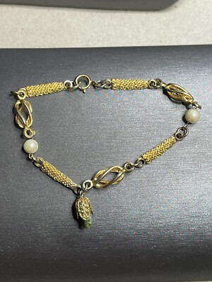 Unique Panels Link Gold Tone Pearl Bead With Jade Charm Size 7 Vintage Bracelet