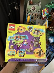 LEGO The Mystery Machine 75902 Scooby-Doo Set w/ Minifigures 301 pcs Ages 6-12