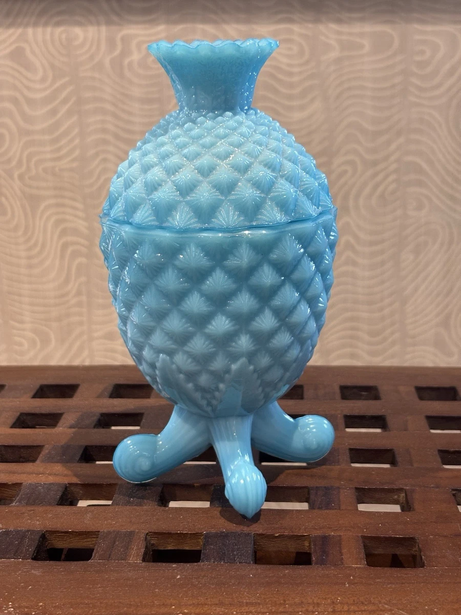 BOITE BONBONNIERE POULE SUR SON NID EN OPALINE BLEUE COLLECTION VITRINE D