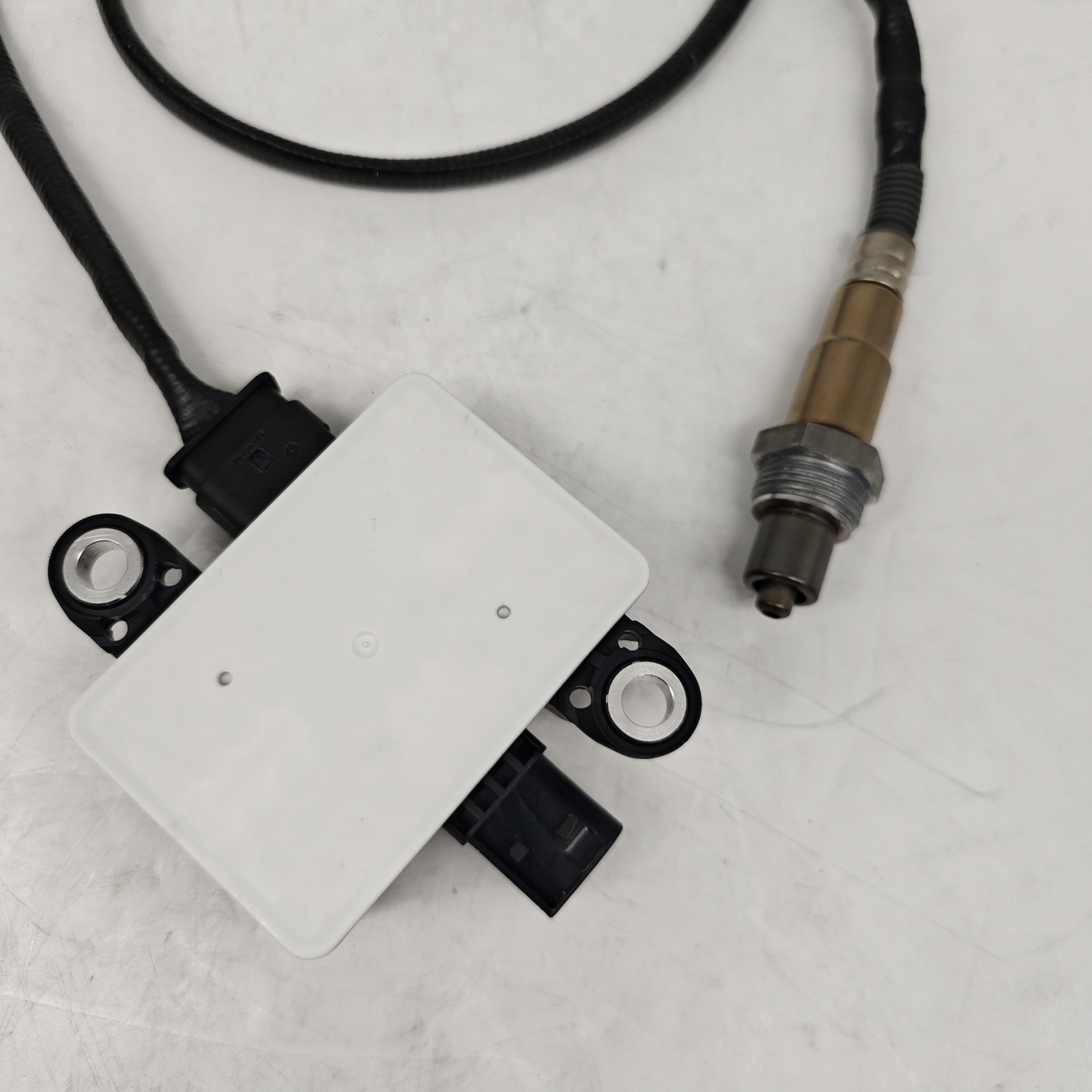 SENSOR FITS PACCAR For 5461552 4384376 4359574 5461553 CUMMINS A0101538528