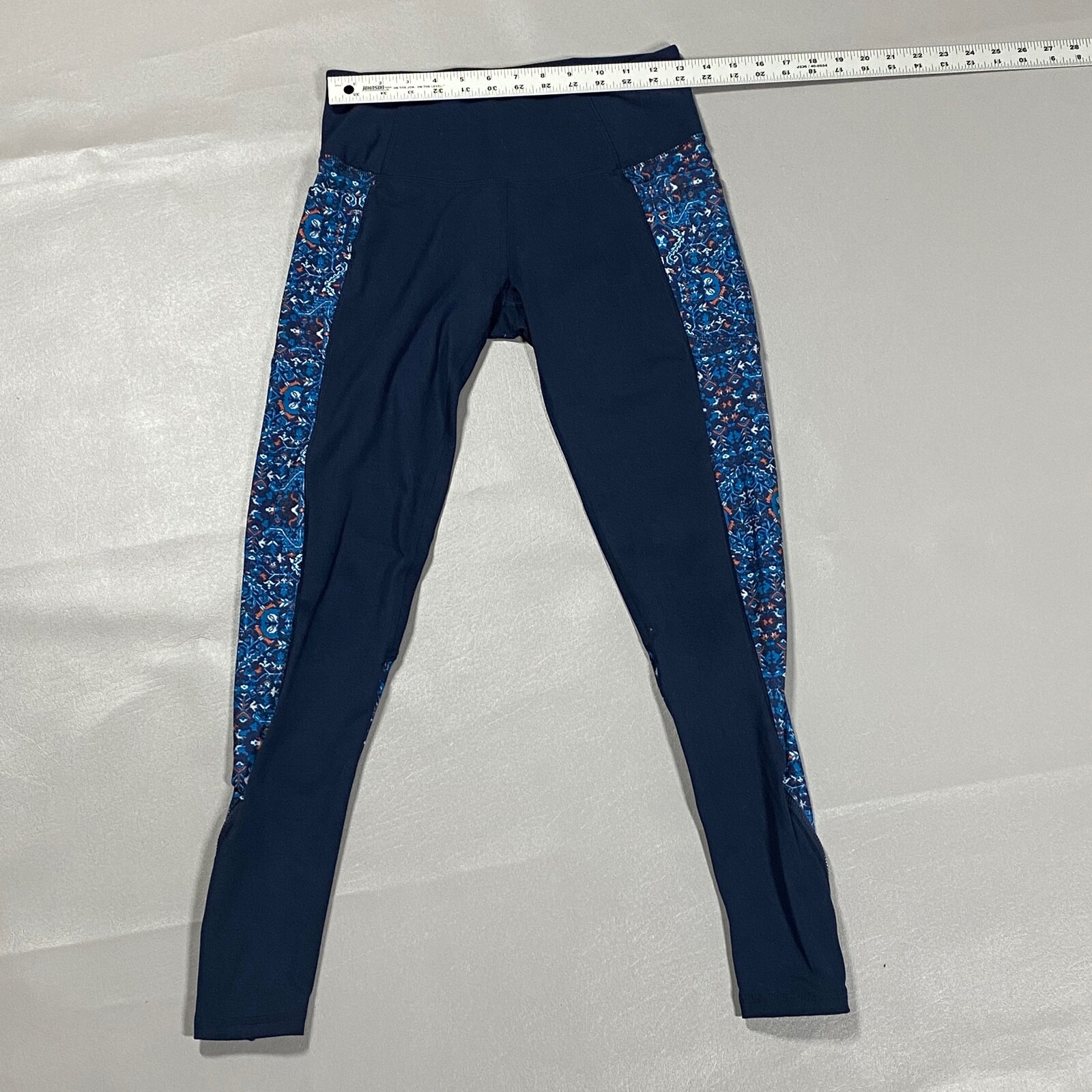 Z By Zobha Leggings With Zipper Pockets