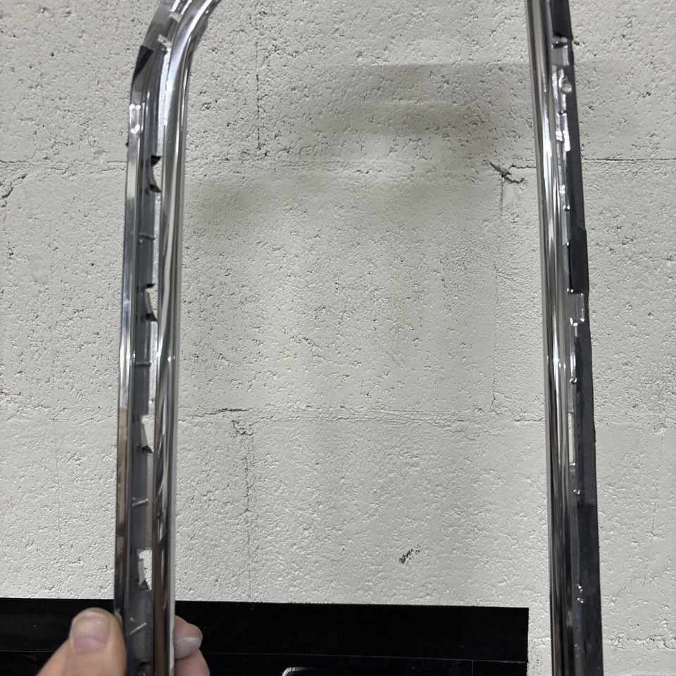 2019-2021 BENTLEY CONTINENTAL GT TAMPA DE PARA-CHOQUE TRASEIRO ACABAMENTO DE MOLDURA 3SD807977 #874 - Imagem 3 de 4