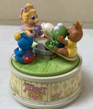 Enesco 1983 Jim Henson's Muppet Babies "Playmates" music carousel 