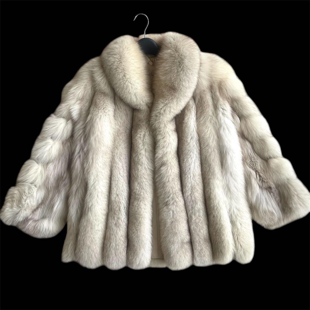 SAGA FURS ROYAL Belle Vison Ivory Fox Fur Coat Size M (US S) Very Good