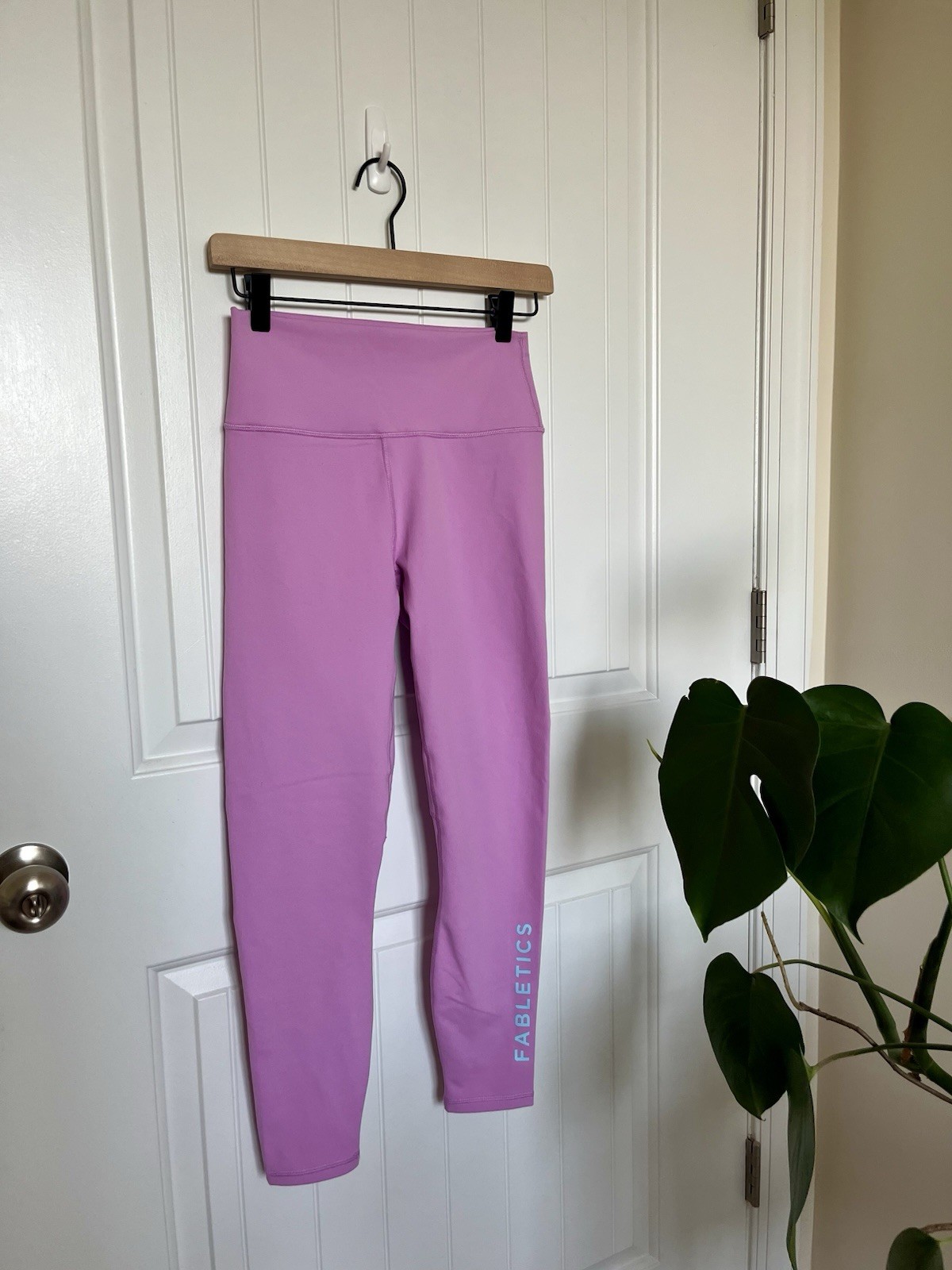 NWT Fabletics High Waisted Pink Leggings Size Small