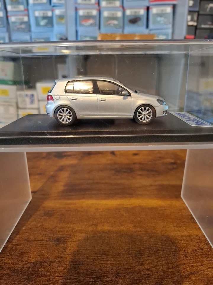 Look Smart 1.43 Volkswagen Golf VI - Silver - Image 3 of 4